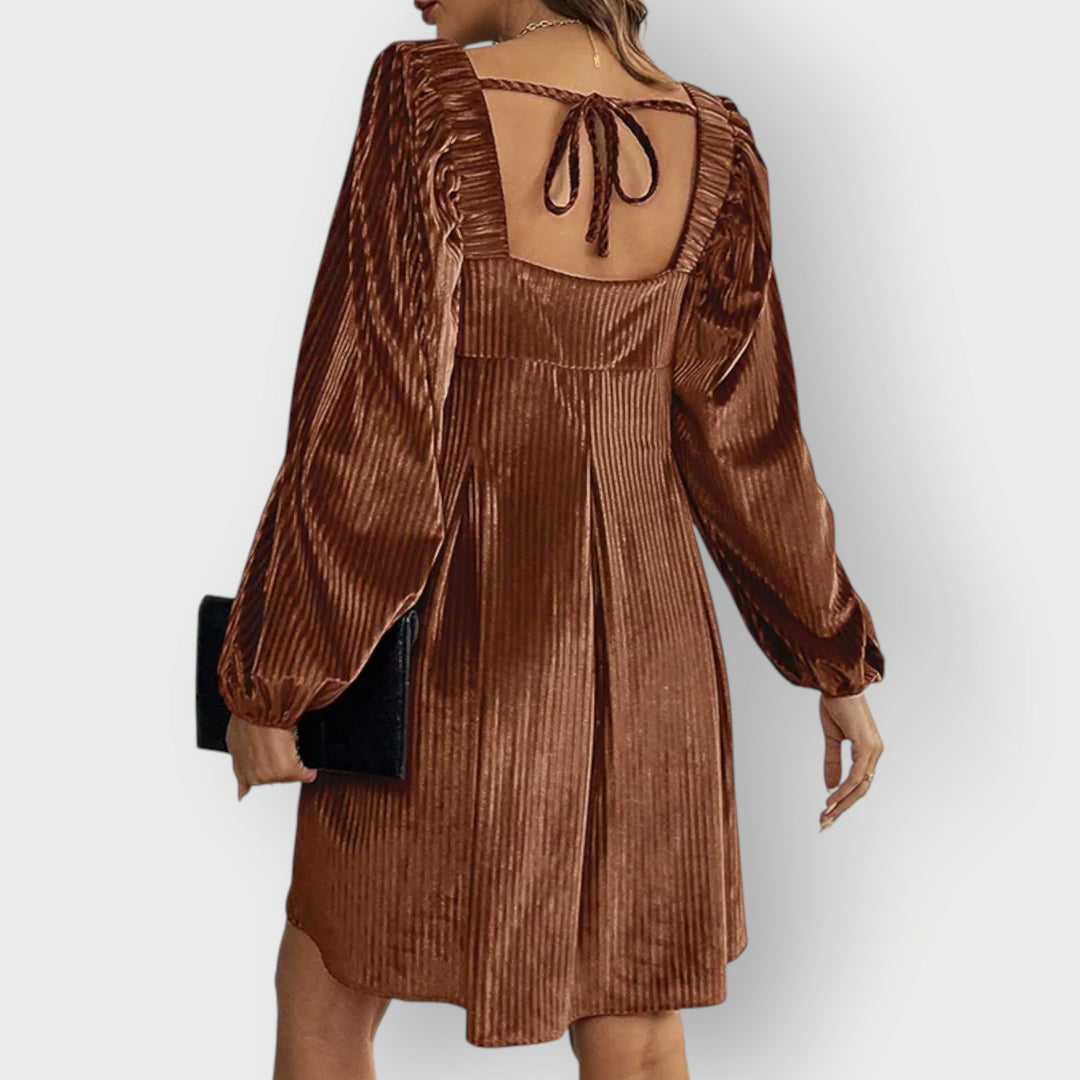 Micah - Robe Carrée Chic en Velours Sans Dos