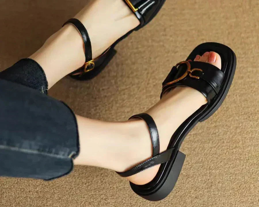 Amara | Sandales Plates à Boucle™